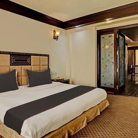 Hotel Townhouse The Royce New Friends Colony à New Delhi Extérieur photo