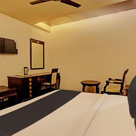 Hotel Townhouse The Royce New Friends Colony à New Delhi Extérieur photo