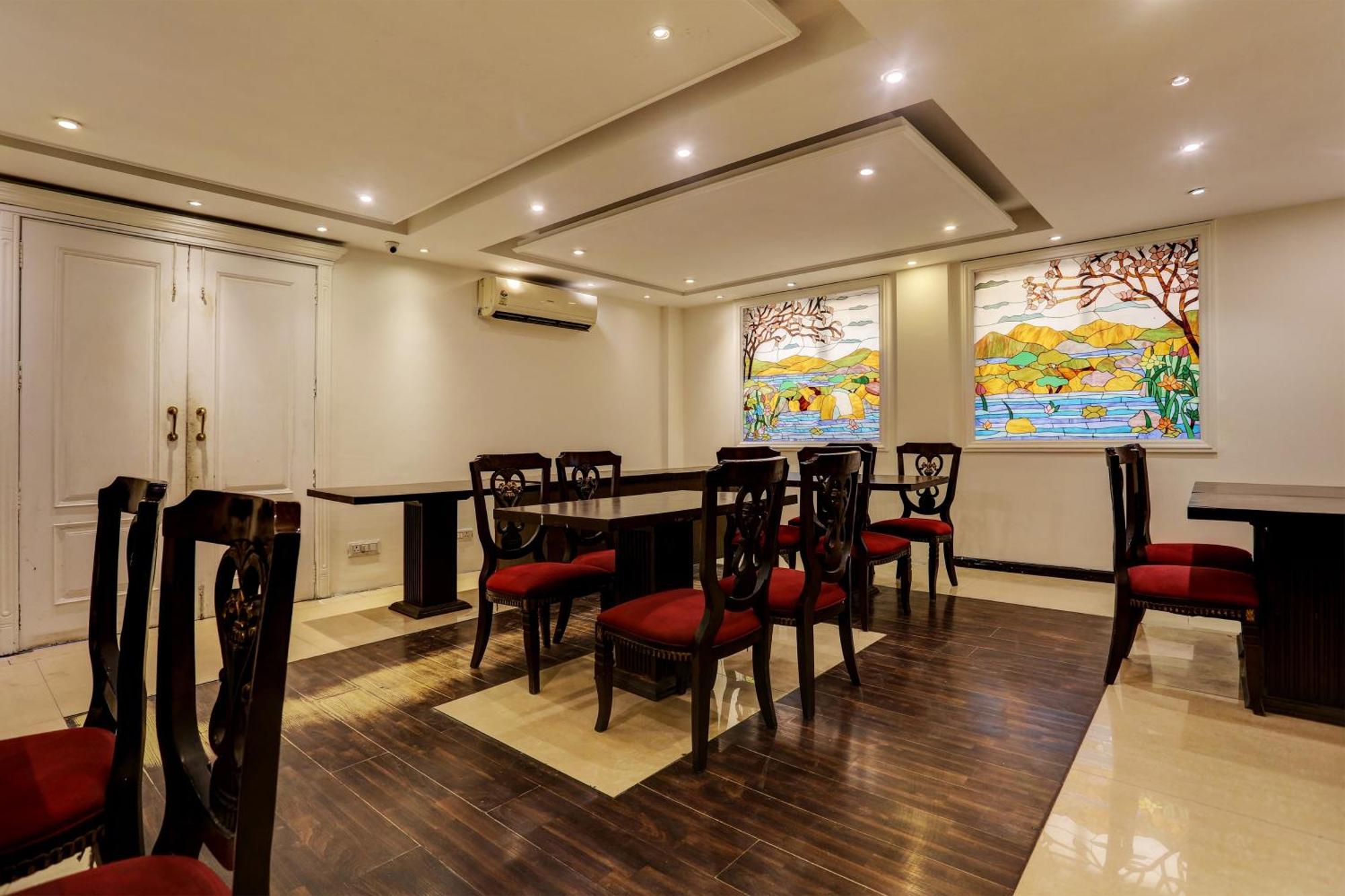 Hotel Townhouse The Royce New Friends Colony à New Delhi Extérieur photo