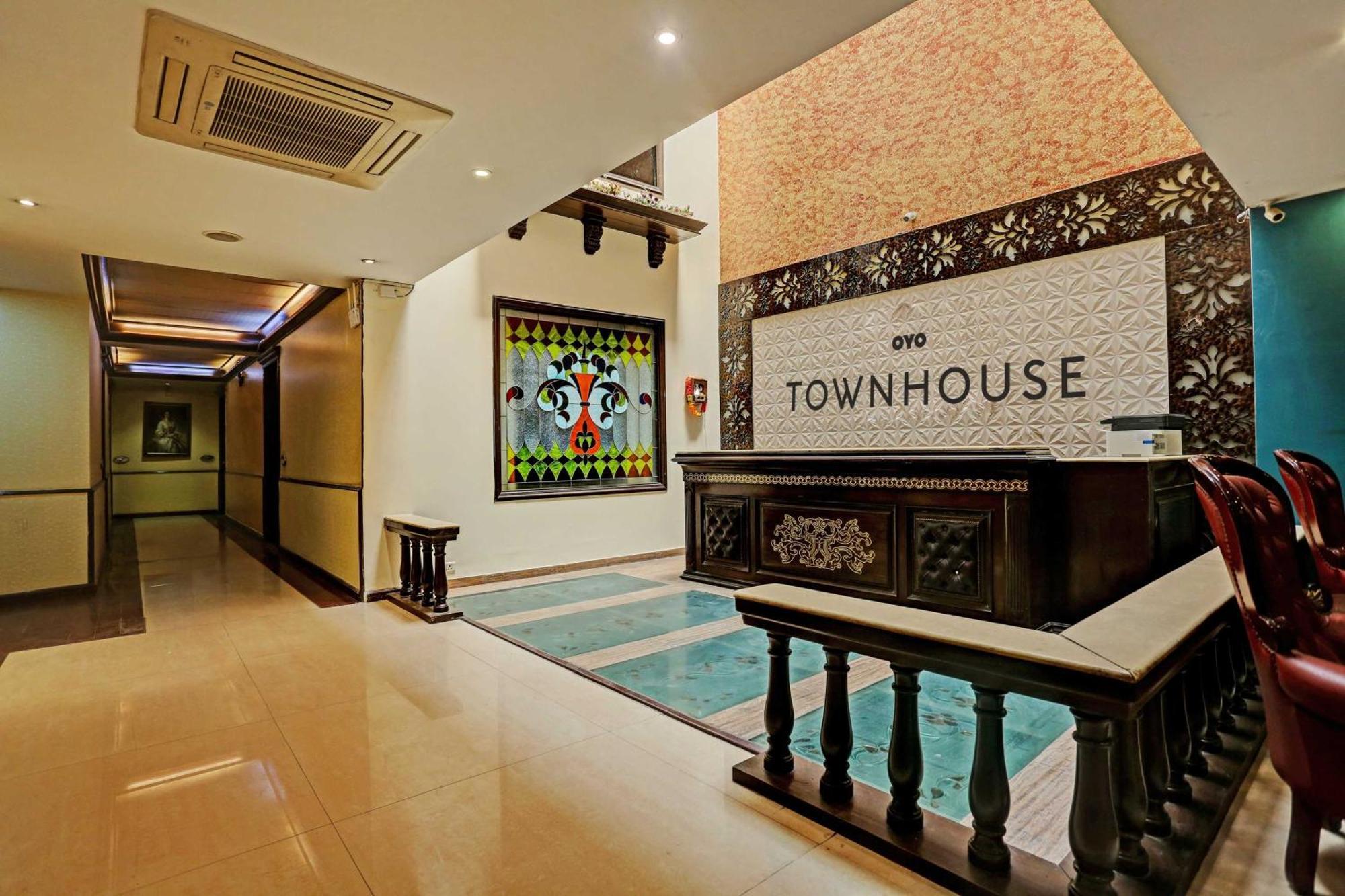 Hotel Townhouse The Royce New Friends Colony à New Delhi Extérieur photo