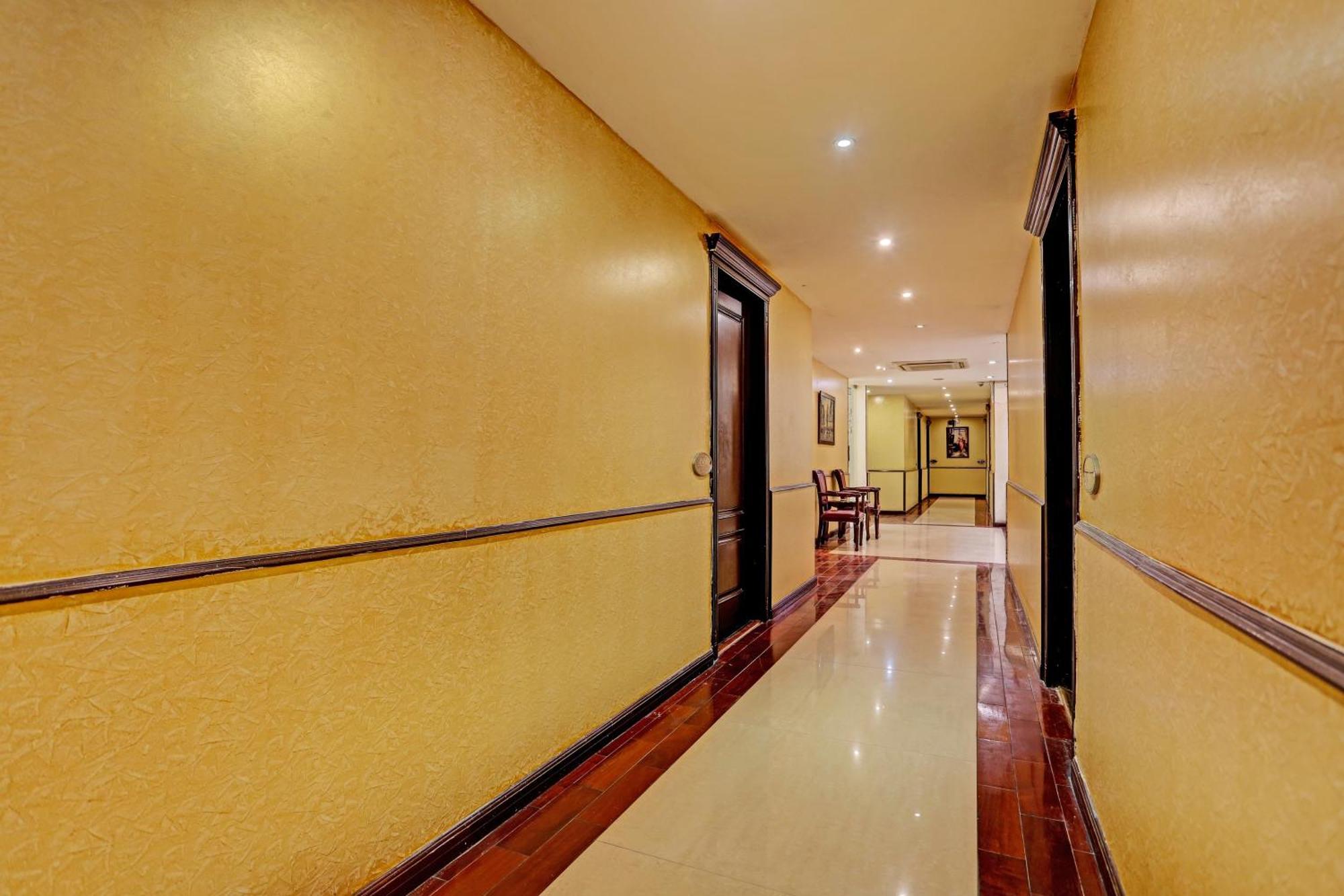 Hotel Townhouse The Royce New Friends Colony à New Delhi Extérieur photo