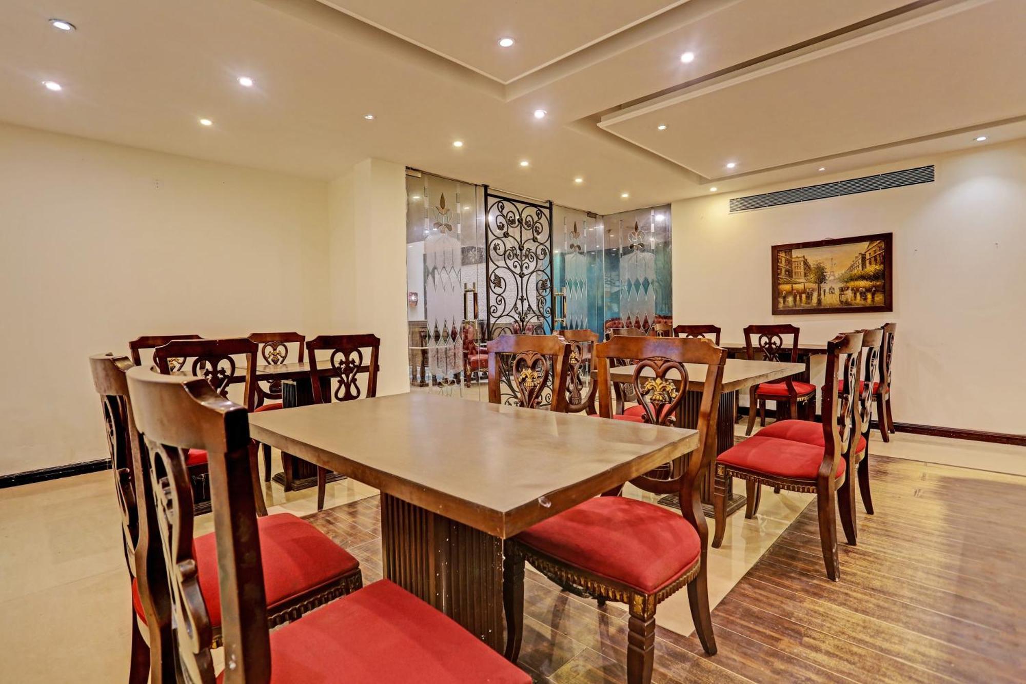 Hotel Townhouse The Royce New Friends Colony à New Delhi Extérieur photo