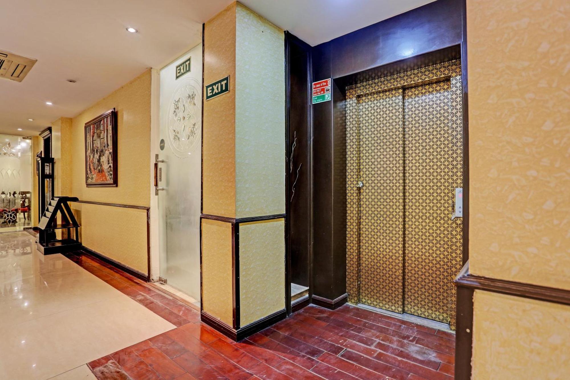 Hotel Townhouse The Royce New Friends Colony à New Delhi Extérieur photo